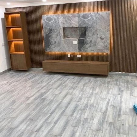 مزنون تلفزيون بسعر {600} شيكل