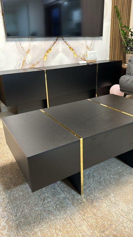مزنون مع طاولة وسط بسعر {1100} شيكل