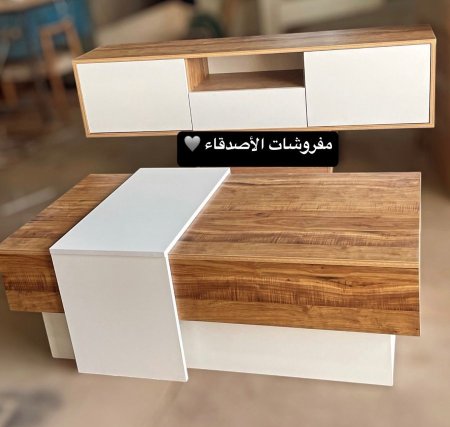 مزنون مع طاولة وسط بسعر {1100} شيكل