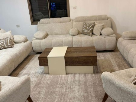 طاولة وسط بسعر{500} شيكل