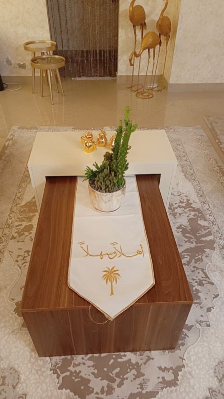 طاولة وسط بسعر{500} شيكل