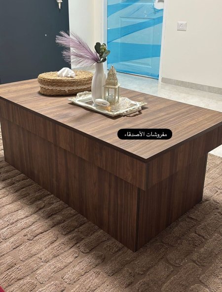 طاولة وسط بسعر {500} شيكل