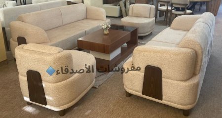 طاولة وسط بسعر {500} شيكل