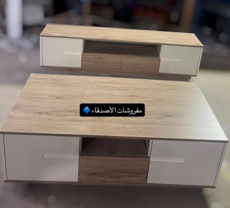 مزنون مع طاولة بسعر {1100} شيكل