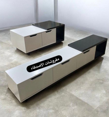 مزنون مع طاولة بسعر {1200} شيكل