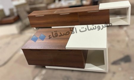 مزنون مع طاولة بسعر {1200} شيكل