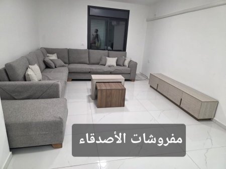 طاولة وسط بسعر {500} شيكل